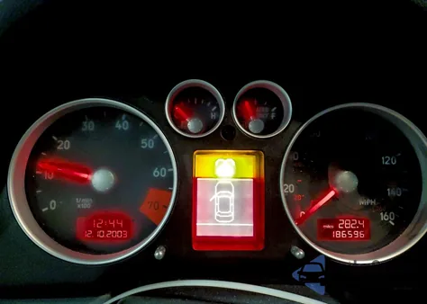 2002 Audi Tt Quattro z USA, uszkodzony, nr VIN TRUWT28NX21002919